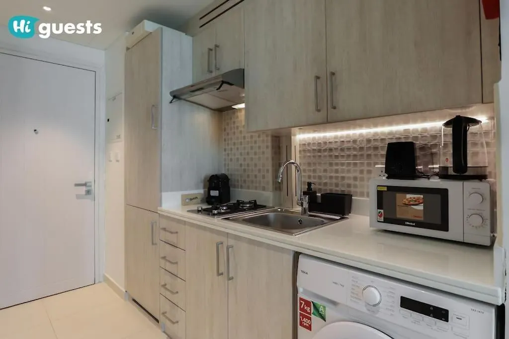 Higuests - Palm Jumeirah Studio With Roof Top Infinity Pool Dubai